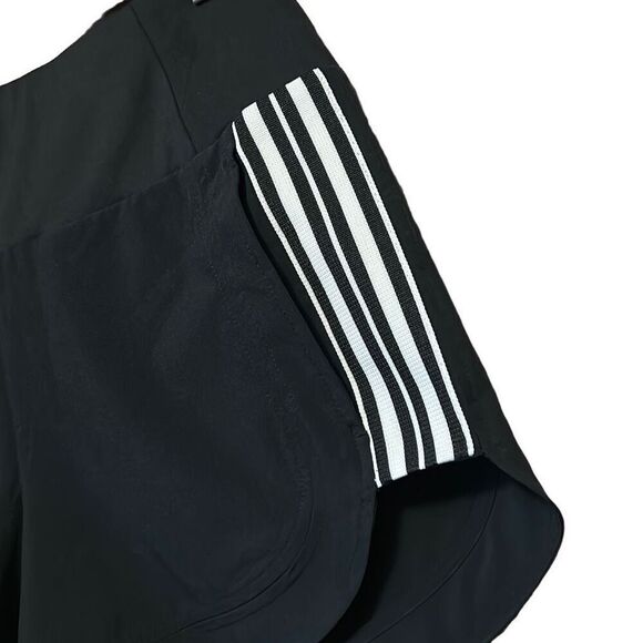 Athleta‎ Ascender Shorts size 6 - Picture 2 of 6